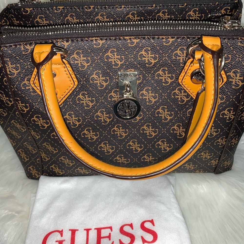 GUESS SATCHEL